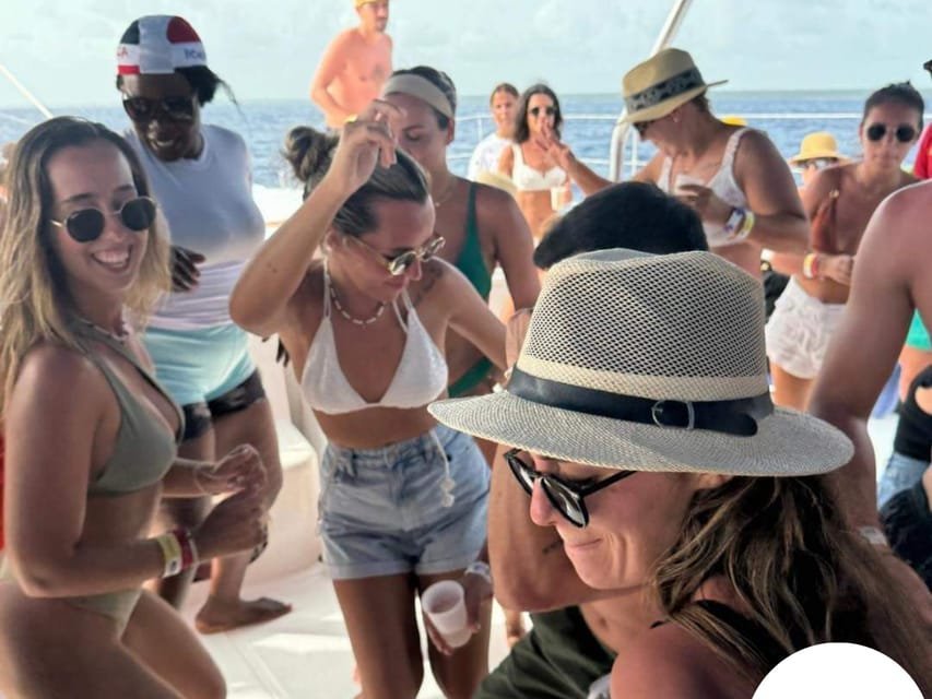 Punta Cana: Catamaran Boat to Saona Island with Buffet Lunch - Image 4