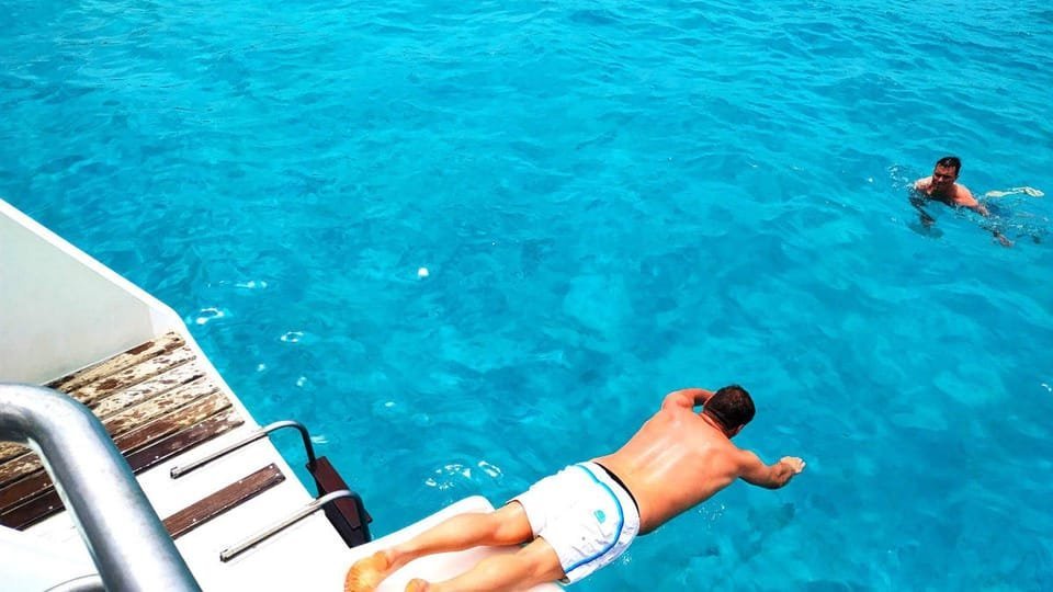 Party boat catamaran excursion (Taino Bay and amber cove) - Image 2