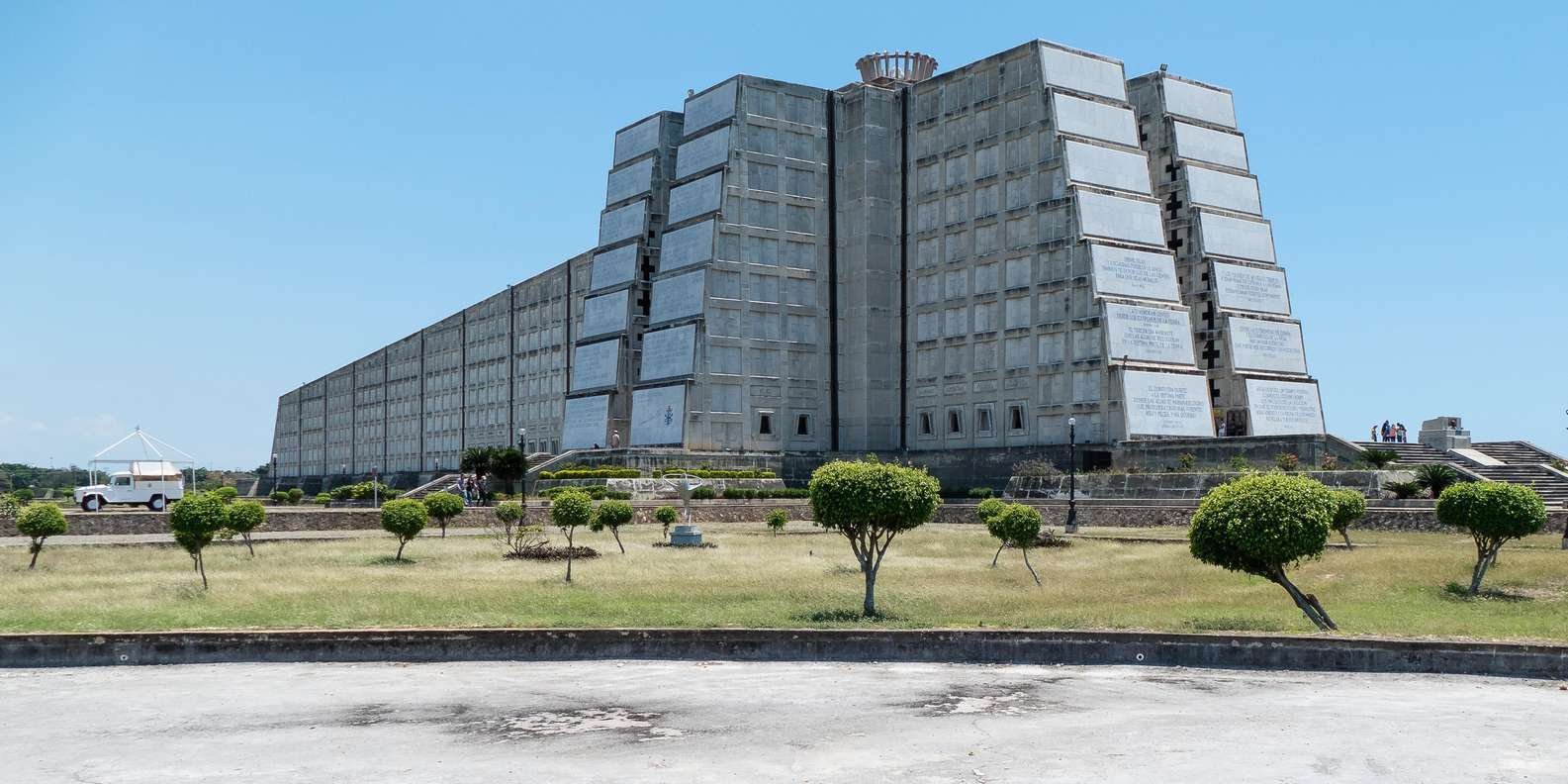 Three Eyes Park and Colon Lighthouse Experience - Image 3