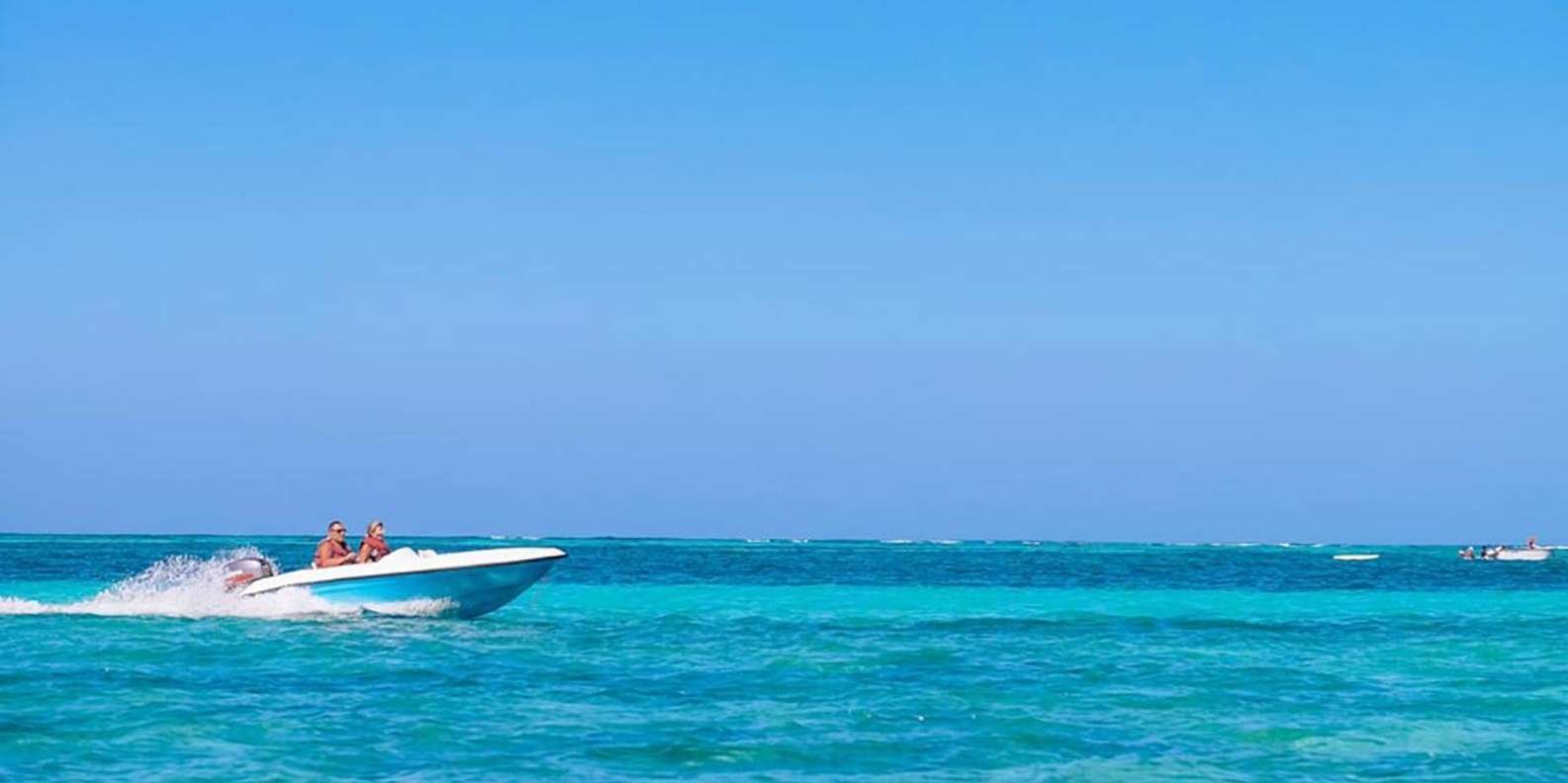 Punta Cana: Bávaro Natural Pool Speedboat Tour & Snorkeling - Image 4